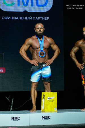 MAN'S PHYSIQUE 174